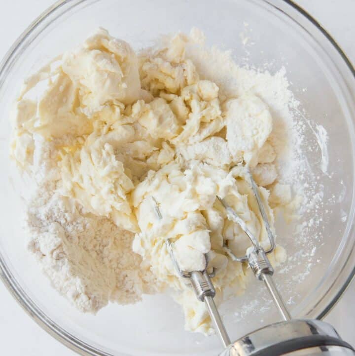 Mixing cream cheese, Splenda, and vanilla for low-carb cheesecake Mixing cream cheese, Splenda, and vanilla for low-carb cheesecake