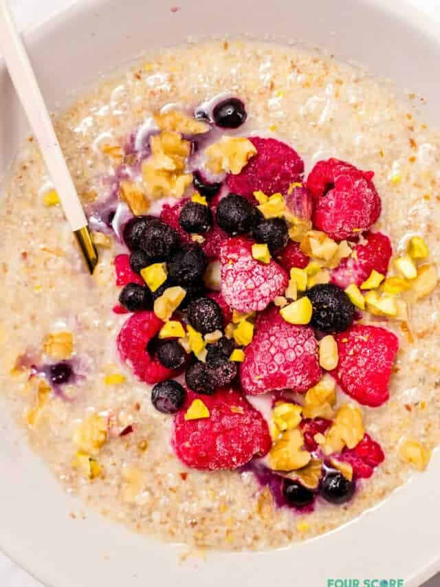 Easy Keto Oatmeal (Low Carb Recipe)